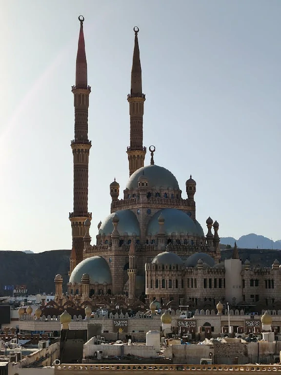 majestic-mosque-in-sharm-el-sheikh-skyline-36878297 Majestic Al-Sahaba Mosque in Sharm El Sheikh skyline